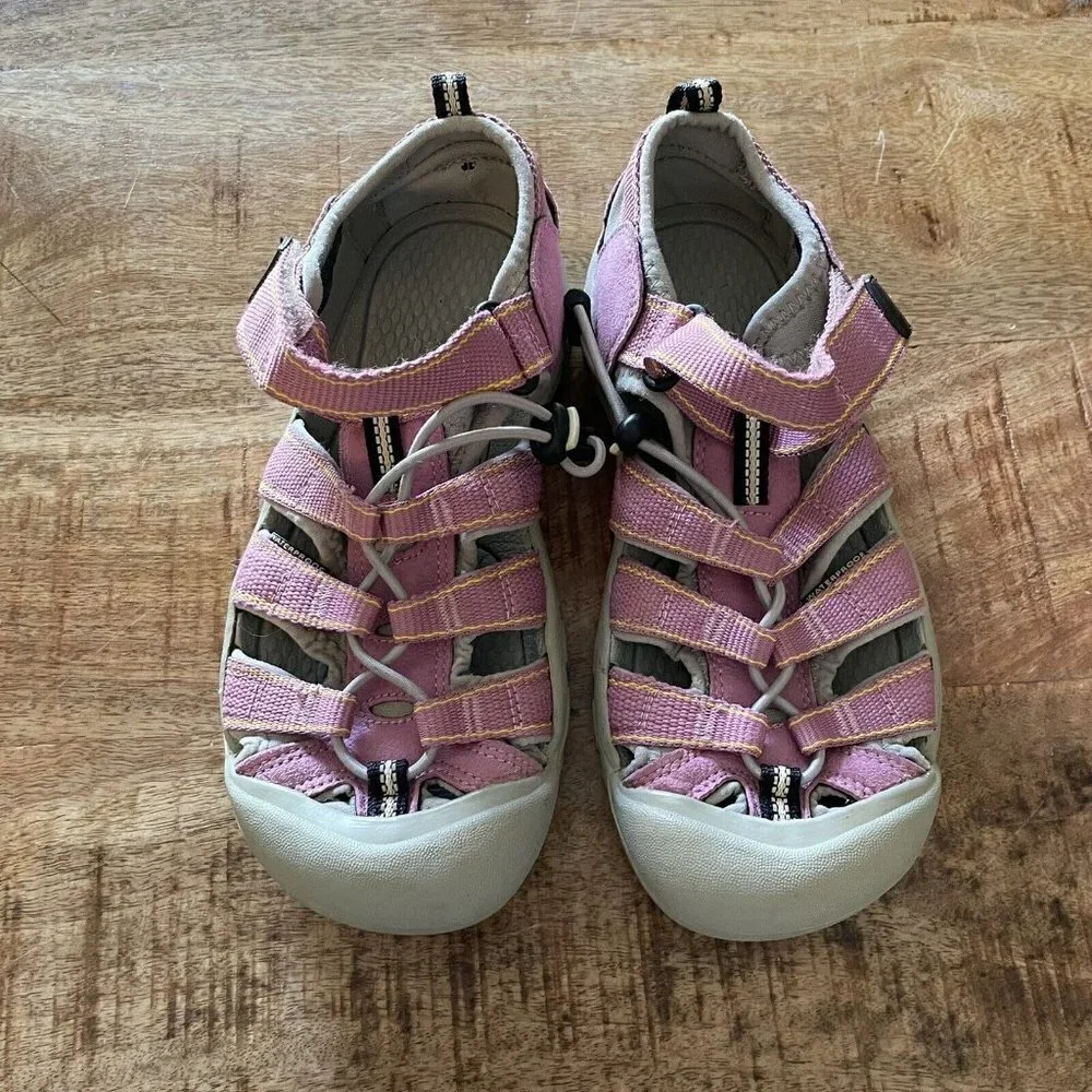 KEEN Newport H2 Pink Waterproof Outdoor Sandal Shoe Size 4 US Hiking Closed Toe